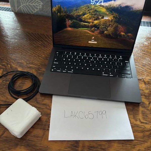 MacBook Pro Late 2023 (M3) - 14 inch - 512 GB, Silver, 18 GB, Apple M3 Pro 12-core, 18-core GPU