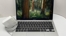 Good
													MacBook Air 2020 - 13" - I3, Silver, 256 GB, 8 GB, photo 1 of 12