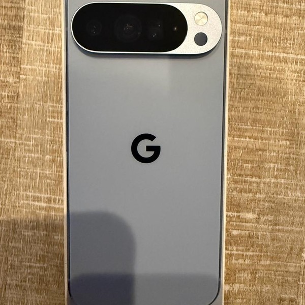 Google Pixel 10 Pro XL - Unlocked, 256 GB, Moonstone, GUL82