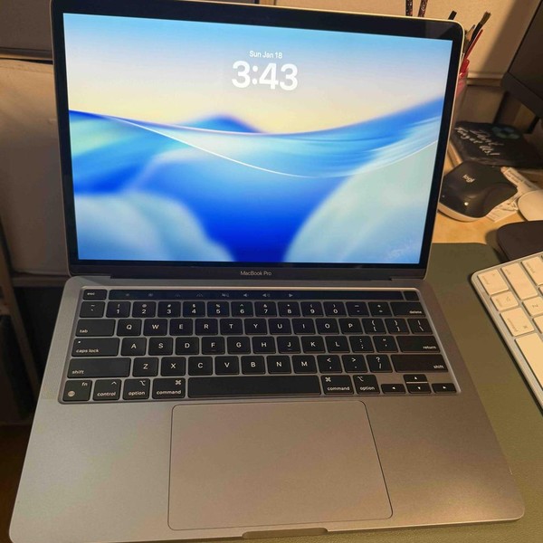 MacBook Pro 2020 - 13 inch - Apple M1, Gray, 256 GB, 8 GB