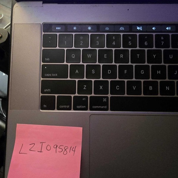 MacBook Pro 2016 (With Touch Bar) - 15 inch - 512 GB, Gray, 16 GB