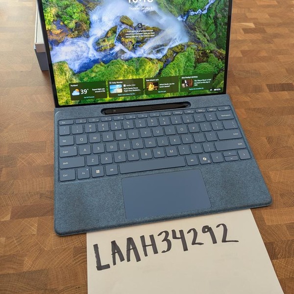 Microsoft Surface Pro 11 - 512 GB, Sapphire, 16 GB, Snapdragon X Elite