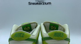 Used
													Nike SB Dunk Low Green Apple - 10.5, photo 4 of 5