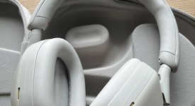 Used
													Sony WH-1000XM5 - Silver, photo 3 of 4