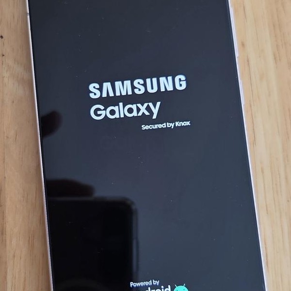 Samsung Galaxy S22 - Xfinity, 128 GB, Rose Gold, 8 GB, SM-S901U