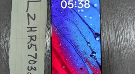 Mint
													Oppo Find X8 - Unlocked Non-US, Space Black, 256 GB, 12 GB, photo 4 of 10