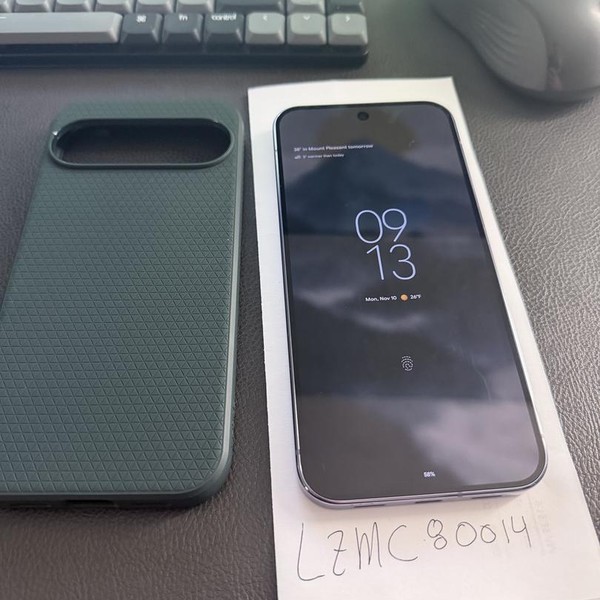 Google Pixel 10 Pro XL - Unlocked, 256 GB, Moonstone, GUL82