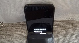 Good
													Samsung Galaxy Z Flip6 - Unlocked, Black, 512 GB, 12 GB, SM-F741U1, photo 5 of 11