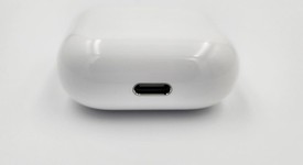 Used
													Apple AirPods 4th Gen - Standard, photo 4 of 7
