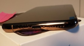 Good
													Apple iPhone Xs - Unlocked, Gold, 64 GB, A1920, photo 4 of 9