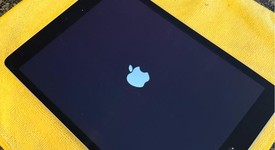Good
													Apple iPad 9th Gen - Unlocked, Silver, 64 GB, A2603, photo 1 of 6