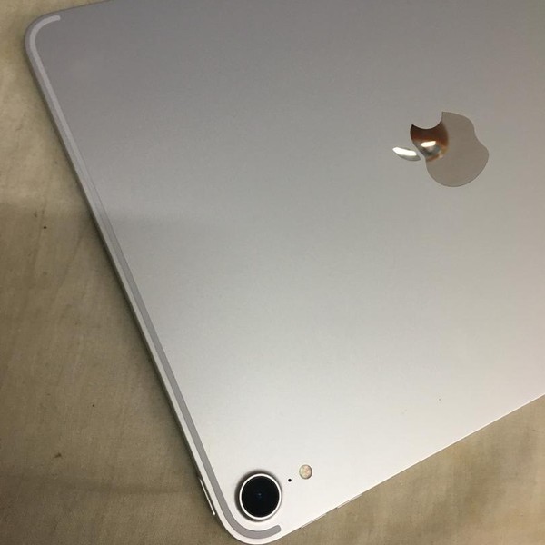 Apple iPad Pro 11 inch 2018 - Wi-Fi, 256 GB, Silver, A1980