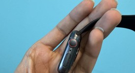 Good
													Apple Watch Series 5 40mm - Unlocked, Gray, A2094 Cellular, Aluminum, photo 3 of 6