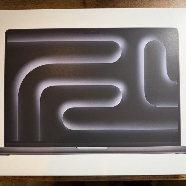MacBook Pro 2026 - 16 inch (M5) - 4 TB, Space Black, 128 GB, Apple M5 Max 18-core (40-core GPU), Standard Display