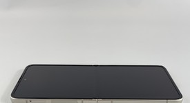 Good
													Samsung Galaxy Z Flip3 5G - Unlocked, Cream, 128 GB, 8 GB, SM-F711U1, photo 3 of 7