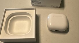 Used
													Apple AirPods 4th Gen - Active Noise Cancellation, photo 1 of 4