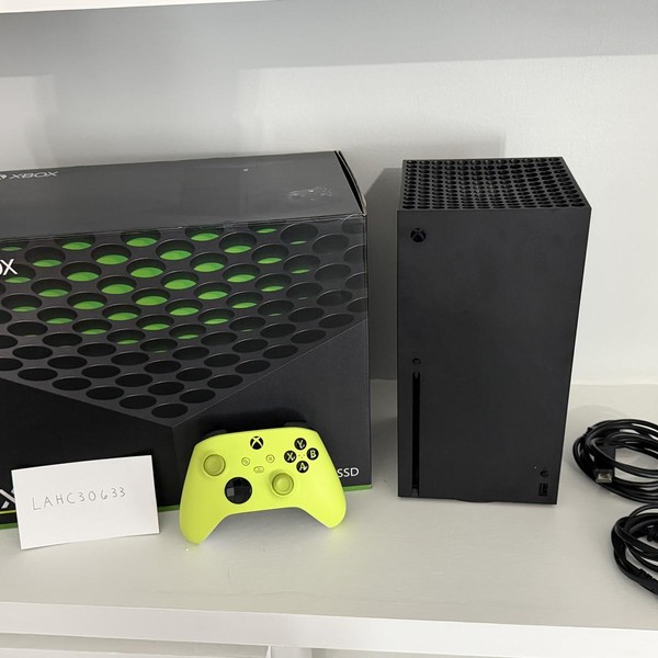 Xbox Series X (2020) - 1 TB, Black, standard