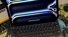 Mint
													Apple iPad Pro 13" (M4) 2024 - Unlocked, Black, 1 TB, 16 GB, A2926, Nano-texture Glass, photo 1 of 8