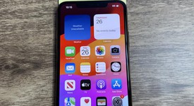 Mint
													Apple iPhone 11 Pro Max - Unlocked, Gold, 64 GB, A2161, photo 3 of 9