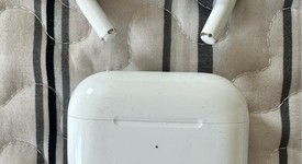 Used
													Apple AirPods Pro 1st Gen - MagSafe Case, photo 3 of 4