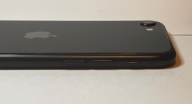 Good
													Apple iPhone SE 2nd Gen 2020 - Cricket, Black, 128 GB, A2275, photo 5 of 8
