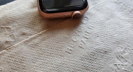 Mint
													Apple Watch Series 4 40mm - Gold, A1977 - GPS, Aluminum, photo 3 of 10