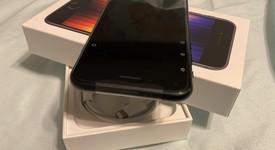 Mint
													Apple iPhone SE 3rd Gen 2022 - Unlocked, Midnight, 128 GB, A2595, photo 4 of 7