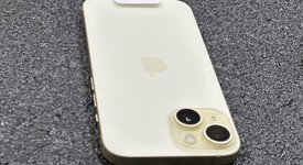 Mint
													Apple iPhone 15 - Unlocked, Yellow, 256 GB, A2846, photo 4 of 5