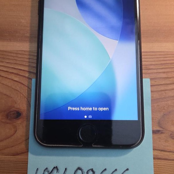 Apple iPhone SE 3rd Gen 2022 - Unlocked, 64 GB, Midnight, A2595