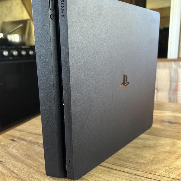PlayStation 4 Slim - 1 TB, Black