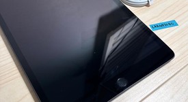 Good
													Apple iPad 7th Gen - Unlocked, Gray, 32 GB, A2200, photo 3 of 7