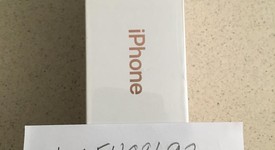 New
													Apple iPhone 7 - Xfinity, Rose Gold, 32 GB, A1660, photo 3 of 4