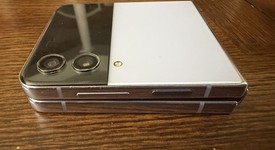 Good
													Samsung Galaxy Z Flip4 5G - Unlocked, Blue, 256 GB, 8 GB, SM-F721U1, photo 3 of 6