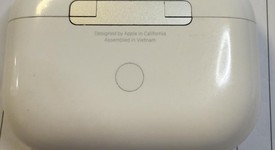 Used
													Apple AirPods Pro 1st Gen - MagSafe Case, photo 5 of 12