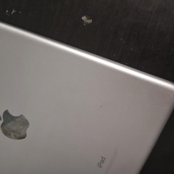 Apple iPad 5th Gen - Unlocked, 128 GB, Gray, A1823