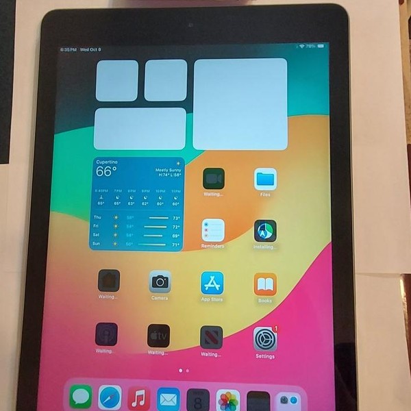 Apple iPad 6th Gen - Wi-Fi, 32 GB, Gray, A1893