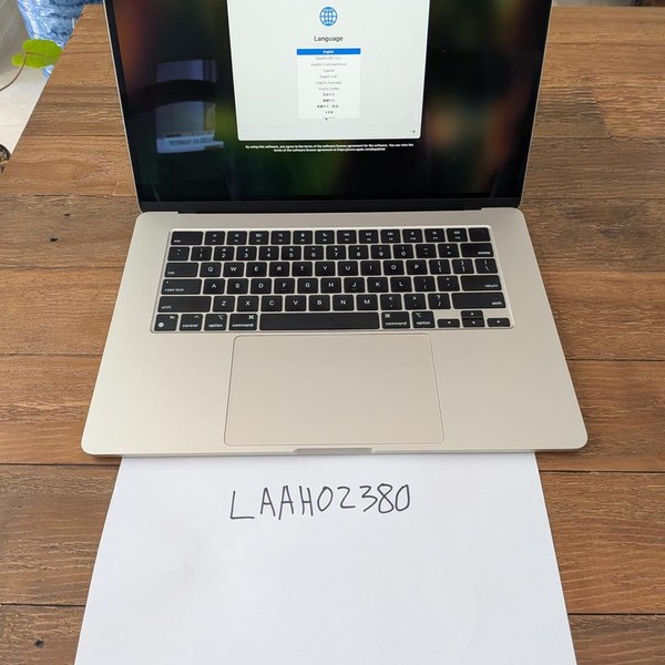 MacBook Air 2023 (M2) - 15 inch - 1 TB, Starlight, 16 GB, Apple M2