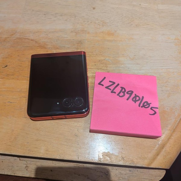 Motorola Razr Plus (2023) - Unlocked, Magenta, 256 GB, 8 GB