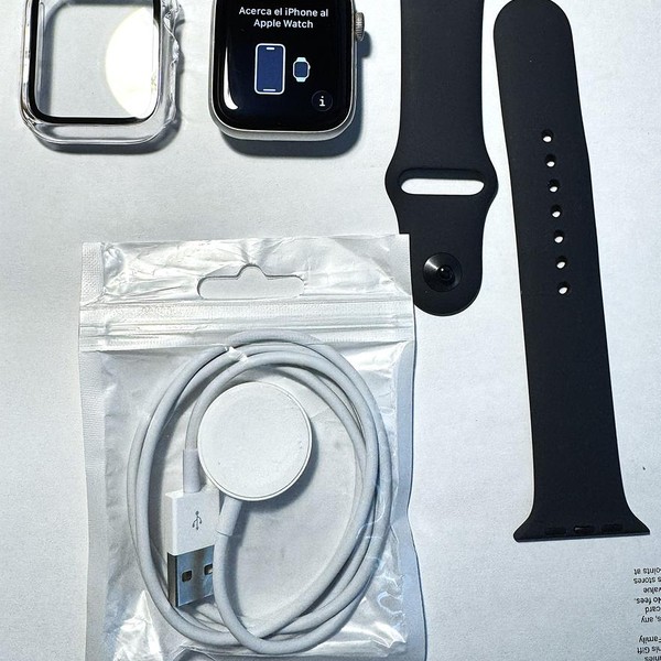 Apple Watch SE (2nd Gen) 44mm - Unlocked, Silver, A2727 - Cellular, Aluminum