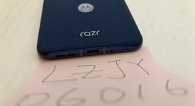 Mint
													Motorola Razr (2025) - Unlocked, Blue, 256 GB, 8 GB, photo 4 of 9