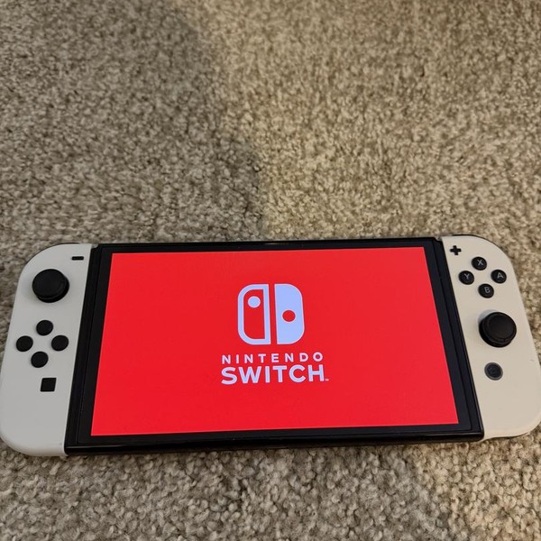 Nintendo Switch - OLED - 64 GB, White