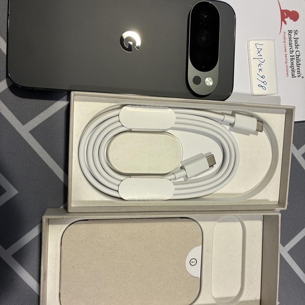 Google Pixel 10 Pro - Unlocked, 128 GB, Obsidian, GA09887