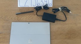 Good
													Microsoft Surface Pro 4 - 12.3 Inch - Wi-Fi, Silver, 256 GB, 8 GB, photo 2 of 4