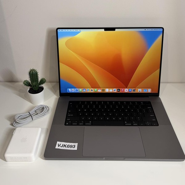 MacBook Pro 2021 - 16 inch - 512 GB, Gray, 16 GB, Apple M1 Pro 10-core