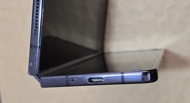 Good
													Samsung Galaxy Z Fold4 5G - Unlocked Non-US, Black, 256 GB, 12 GB, SM-F936B/DS, photo 5 of 11