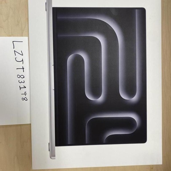 MacBook Pro 2024 - 16 inch - 1 TB, Silver, 36 GB, Apple M4 Max 14-core