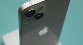 Mint
													Apple iPhone 13 - Unlocked, Starlight, 128 GB, A2482, photo 5 of 8