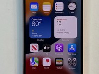 Apple iPhone 13