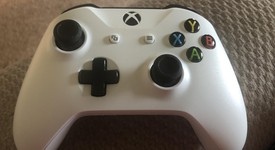 Good
													Xbox Wireless Controller - White, photo 1 of 7