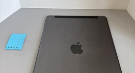 Good
													Apple iPad 9th Gen - Unlocked, Gray, 64 GB, A2603, photo 3 of 5